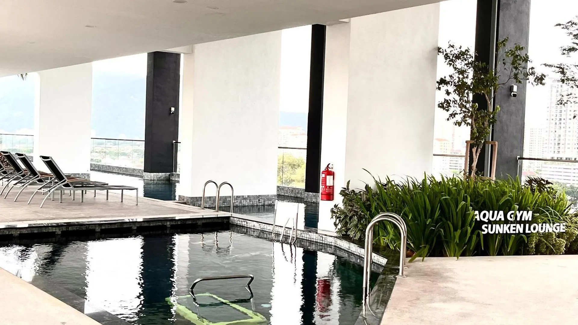 Georgetown Seaview & Cityview Skypool With 2 Carpark Jelutong
