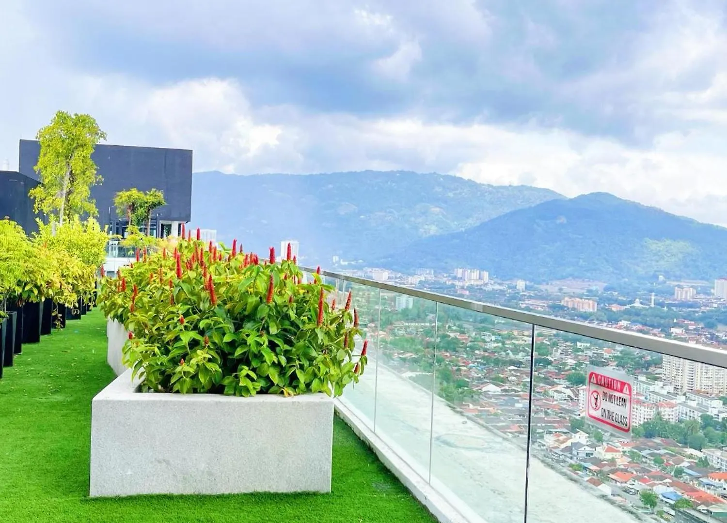 Georgetown Seaview & Cityview Skypool With 2 Carpark Jelutong Malaysia